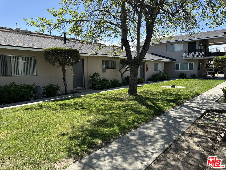 5841 Western Avenue