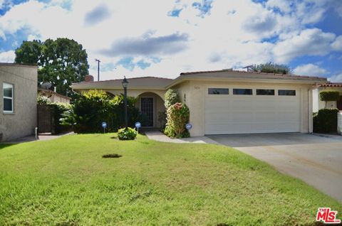 Photo of 3436 W 79th Street, Inglewood, CA 90305 (MLS # 25600975)