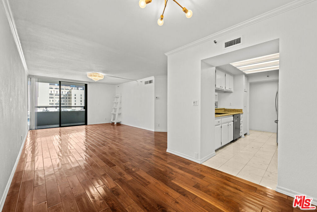 600 W 9th Street 1206