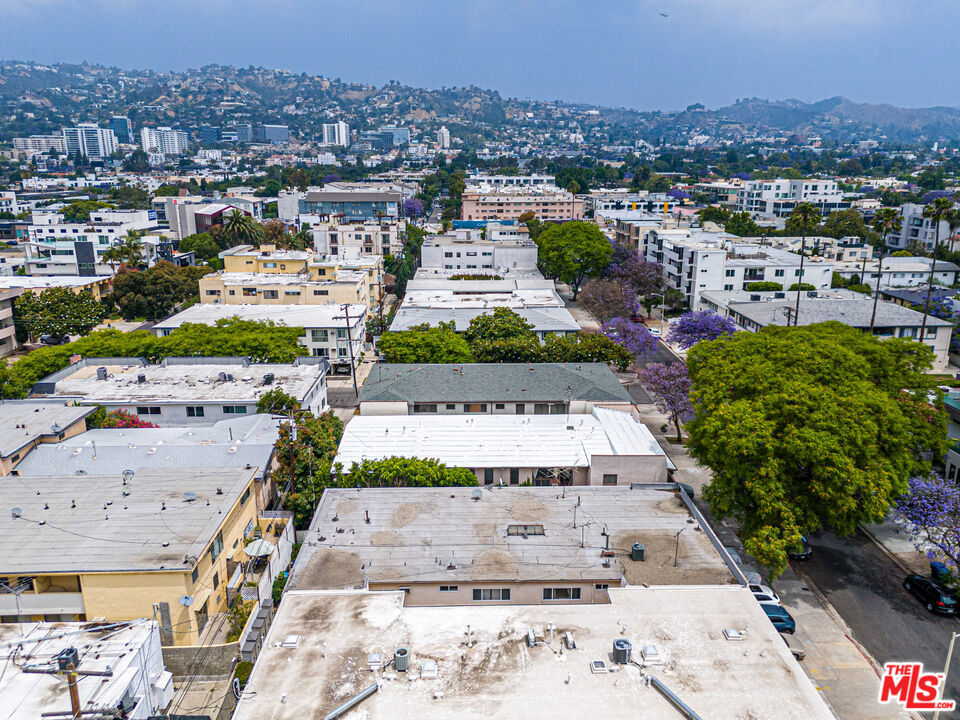 Properties 3 553 N Flores Street