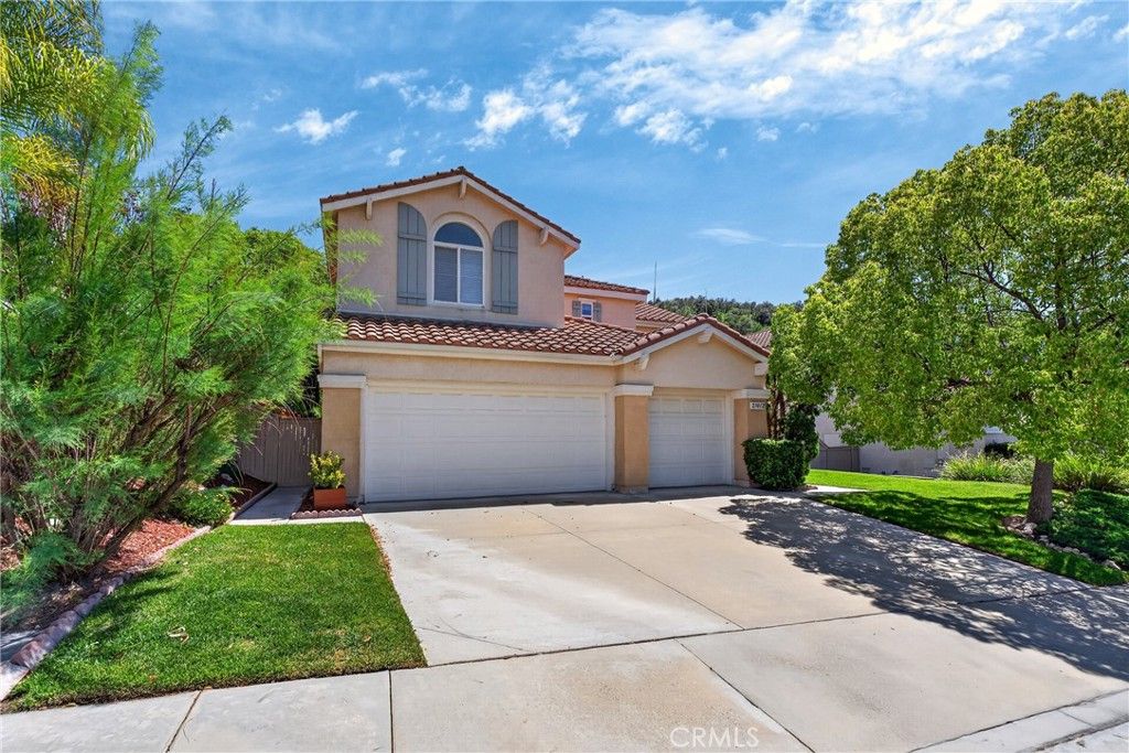 Photo of 21012 Oakriver Ln, Newhall, CA 91321 (MLS # SR26081754)