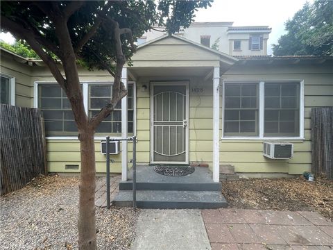 Photo of 14315 Burbank #1/2, Van Nuys, CA 91401 (MLS # SR26070134)