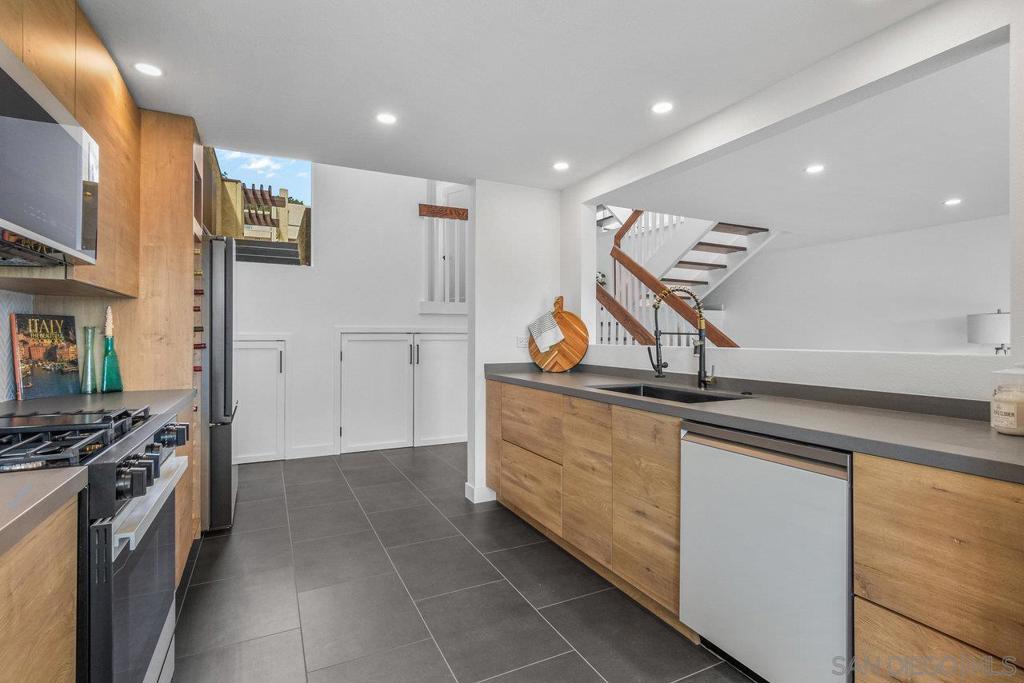 6923 Camino Pacheco