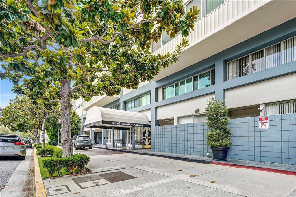 Photo of 969 Hilgard Avenue #706, Los Angeles, CA 90024 (MLS # WS25242500)
