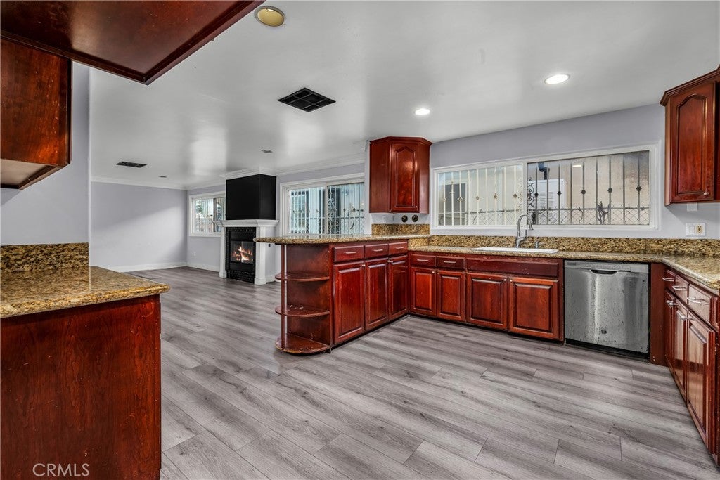 3938 W 119th Place