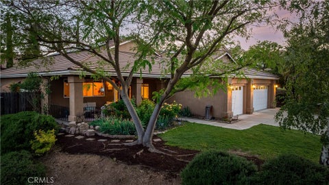 Photo of 322 Montebello Oaks Dr, Paso Robles, CA 93446 (MLS # SC26088021)