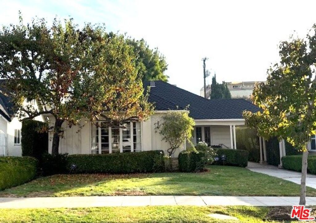 Photo of 168 N Wetherly Drive, Beverly Hills, CA 90211 (MLS # 25623117)