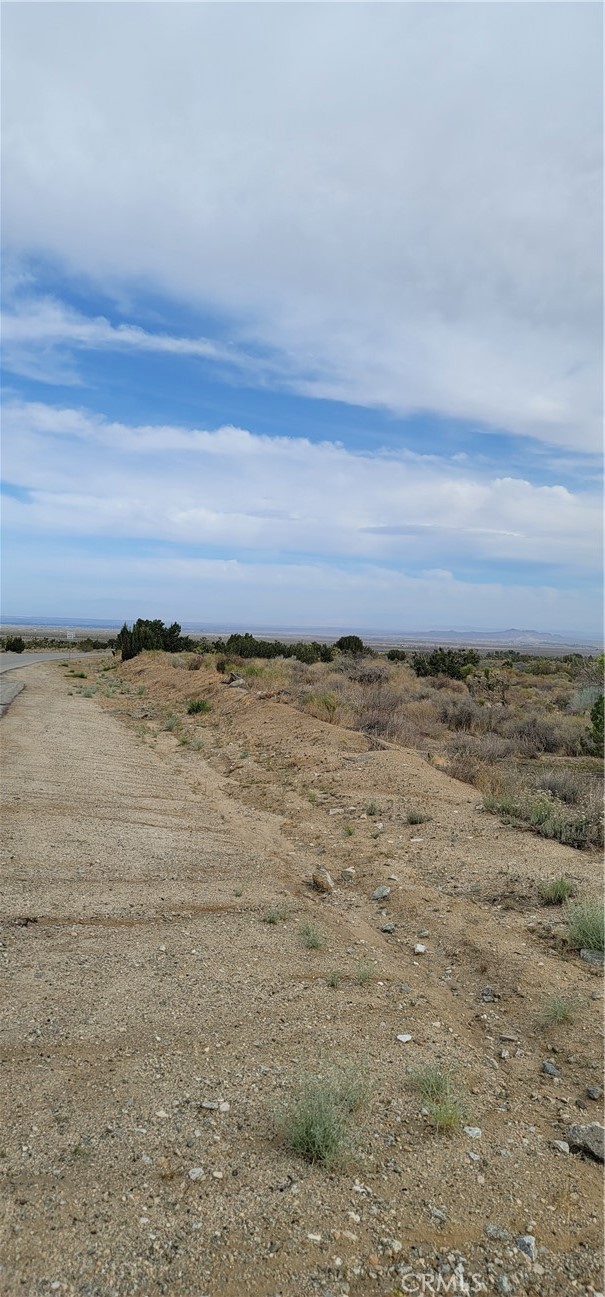 Opportunity is knocking! Over 35 acres of Land available above Llano and near Crystalaire. This Parcel straddles Bob Gap's Road between Avenue Y and Avenue Y-4. It straddles closer to Y-4.
Breathtaking views, far enough from the hustle and bustle to feel private, yet close enough to civilization when needed.