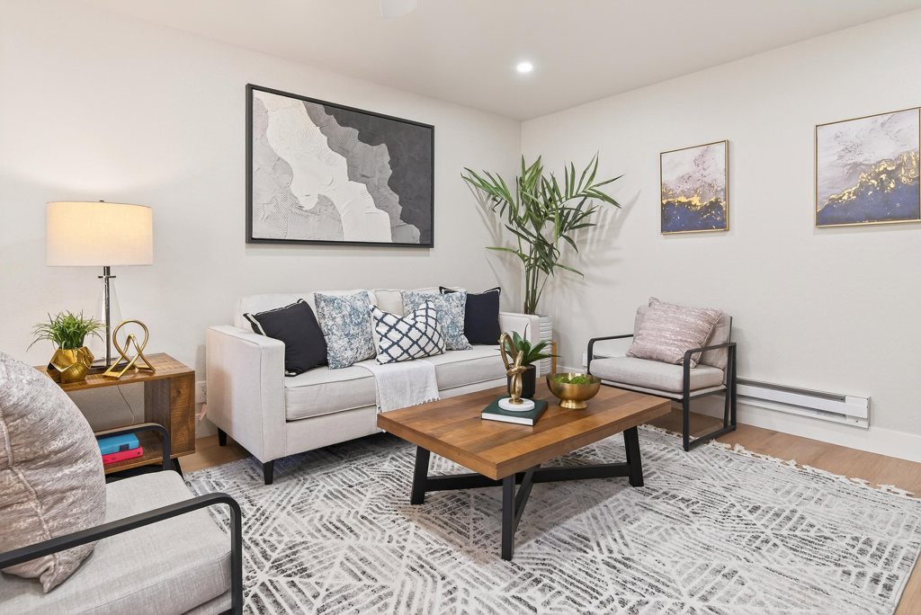 15059 Hesperian Blvd 34