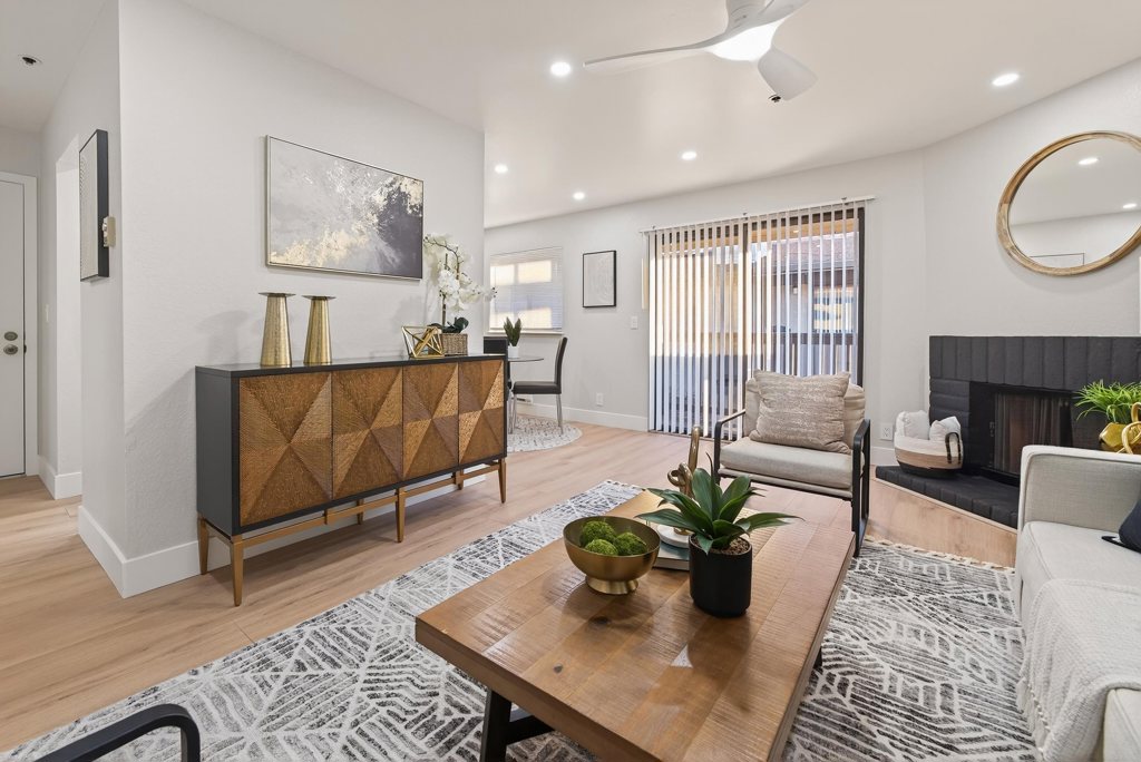 15059 Hesperian Blvd 34