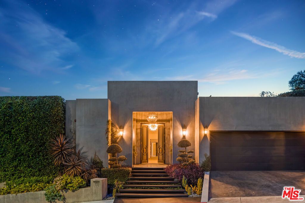Photo of 1457 Blue Jay Way, Los Angeles, CA 90069 (MLS # 25596887)