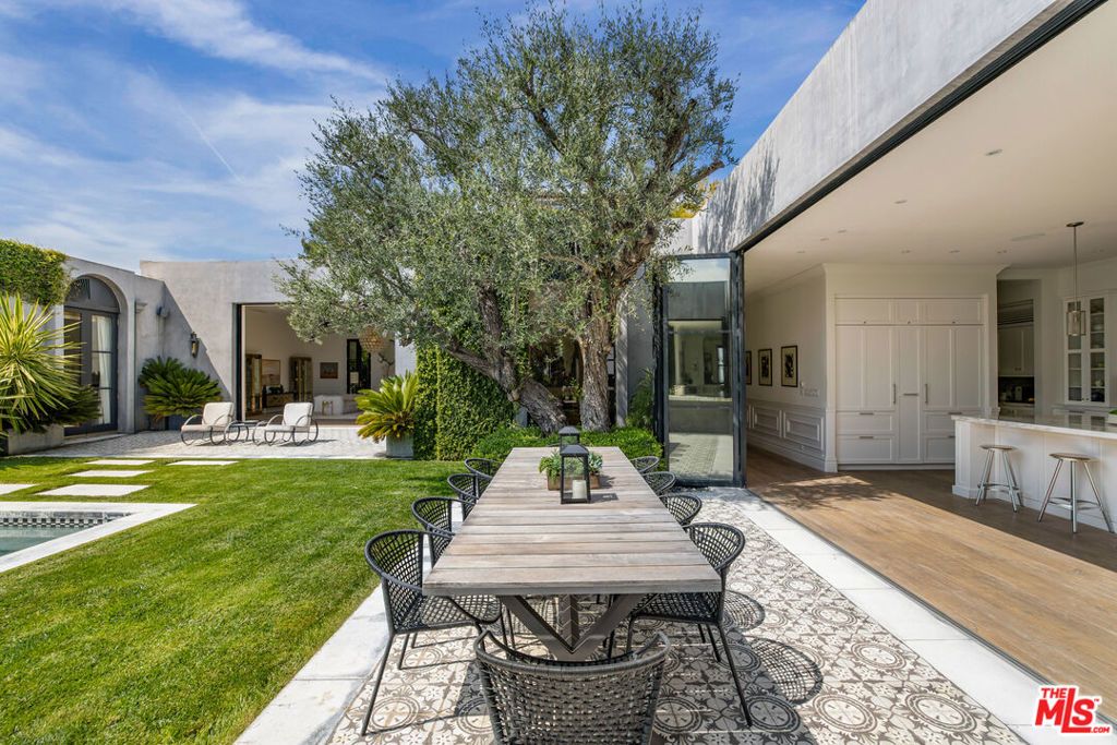 Photo of 1457 Blue Jay Way, Los Angeles, CA 90069 (MLS # 25596887)