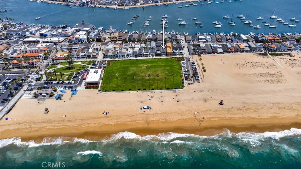 Photo of 920 E Oceanfront, Newport Beach, CA 92661 (MLS # NP26175284)