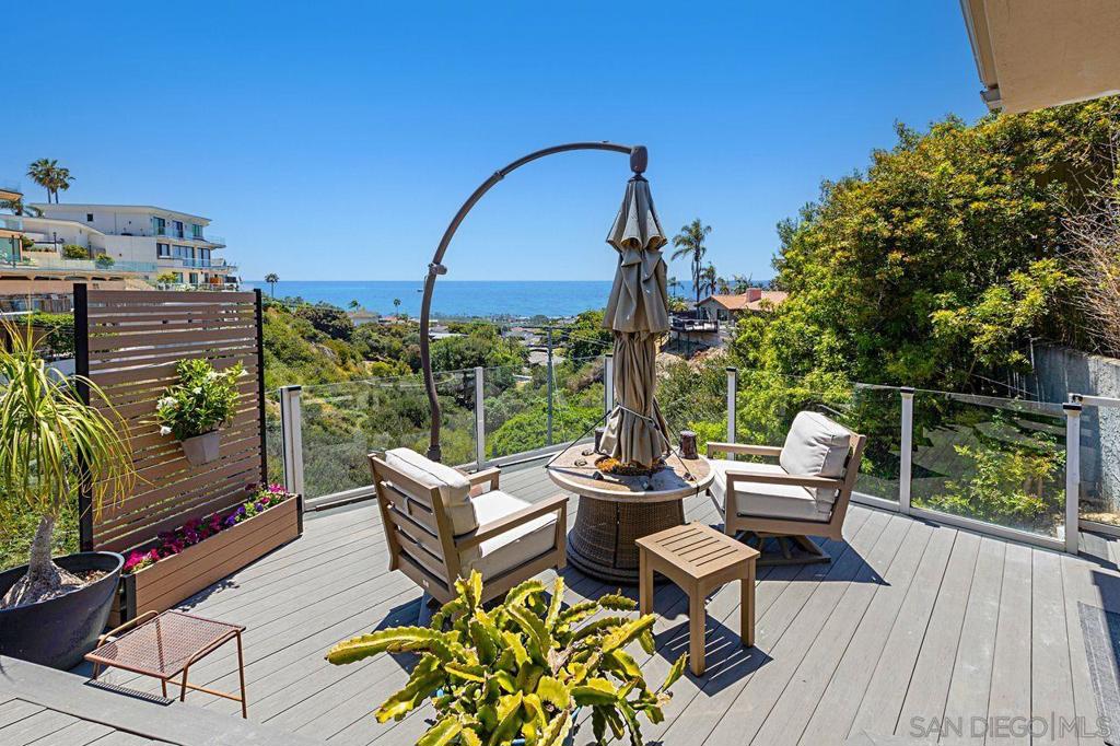 1177 Avenida Amantea