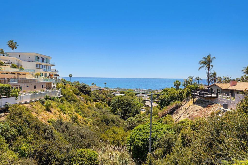 1177 Avenida Amantea