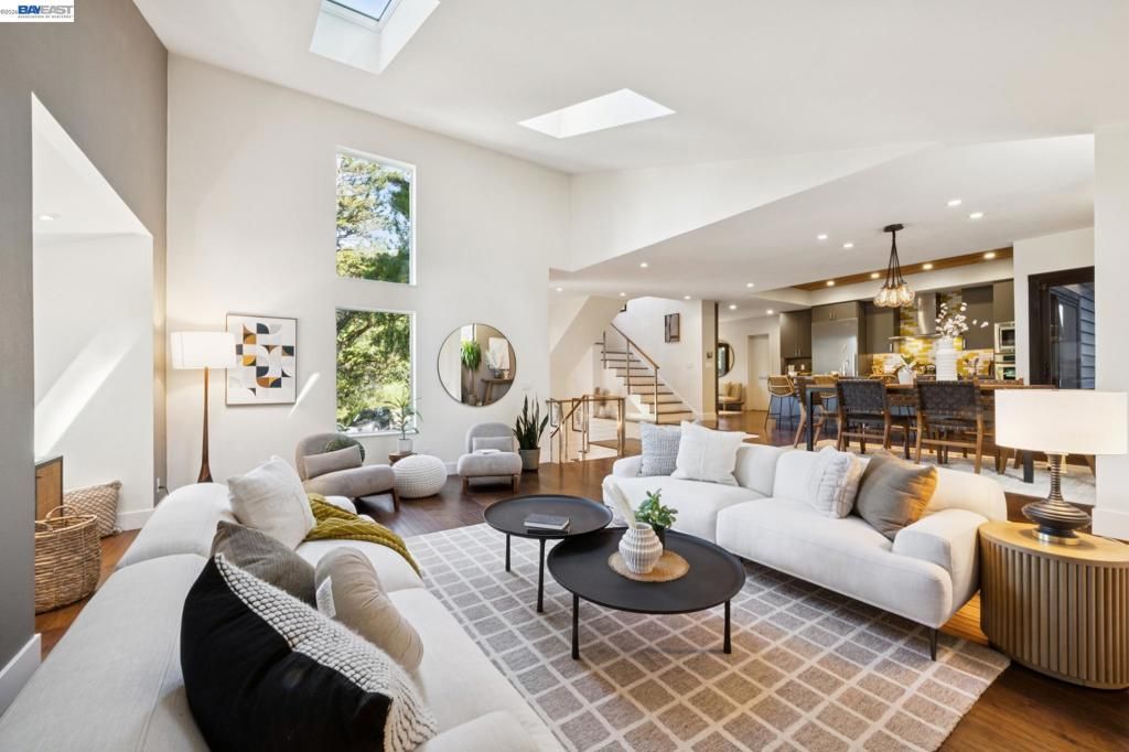 Photo of 6858 AITKEN DRIVE Dr, Oakland, CA 94611 (MLS # 41130331)