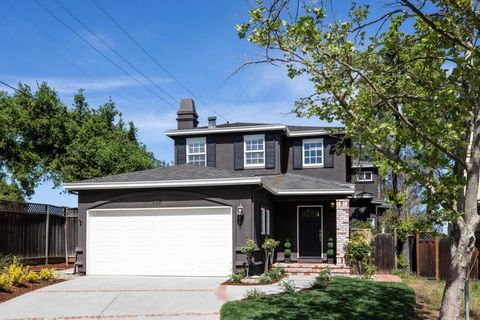 Photo of 810 Arroyo Court, Palo Alto, CA 94306 (MLS # ML82040369)
