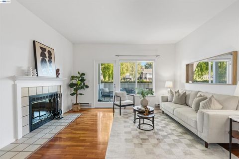 Photo of 15 Marina Lakes Drive Dr, Richmond, CA 94804 (MLS # 41129913)