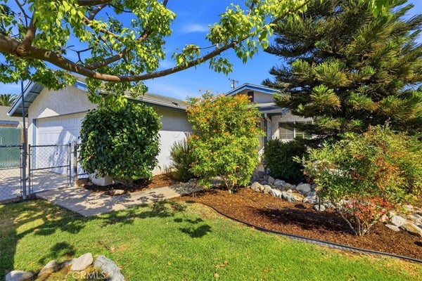 851 GARDEN GROVE AVE, NORCO, CA 92860 - Image 4673f8d4ff3fdc7fc5ac93bce9a63e40/3648040678