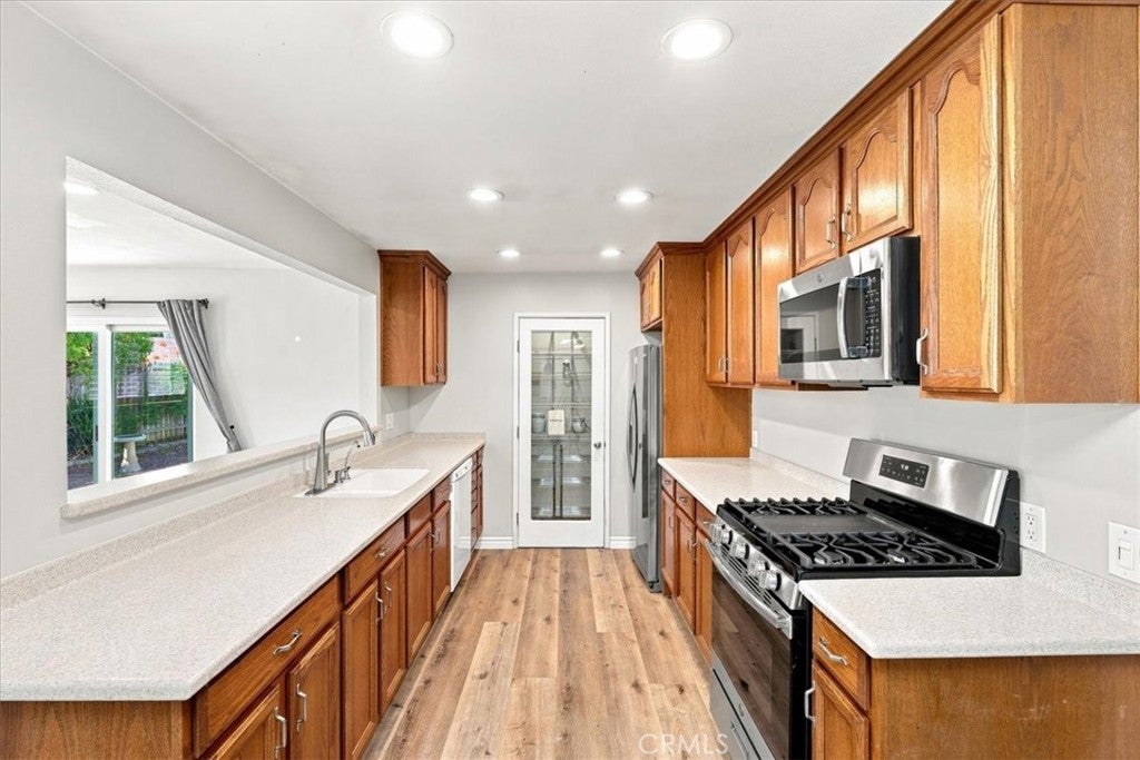 851 Garden Grove