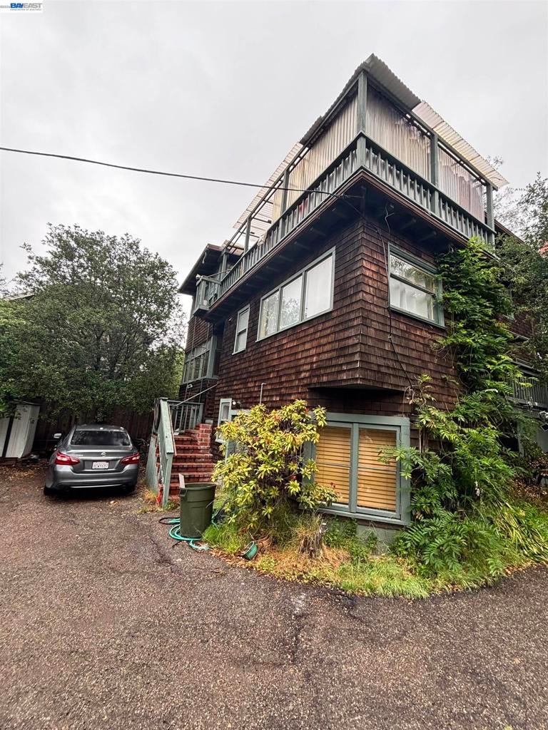 2610 College Ave