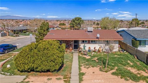 1549 Elizabeth Lake Palmdale CA 93551