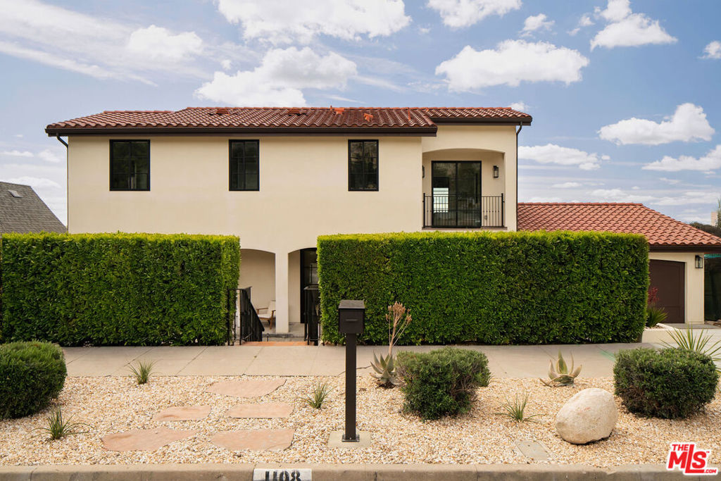 1108 E Mariposa Street