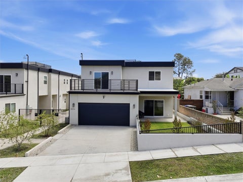 Photo of 24222 Ocean Avenue, Torrance, CA 90505 (MLS # SB26179921)