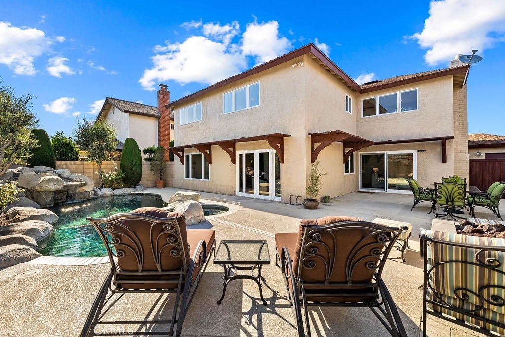 6792 Loyola Drive