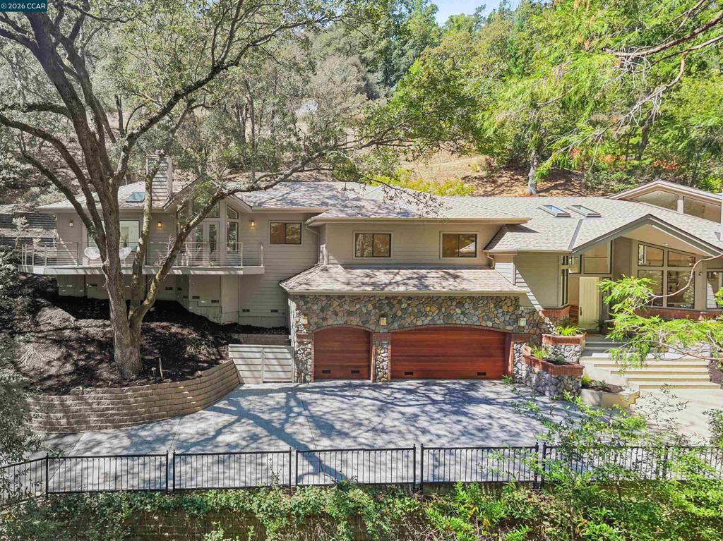11 Redwood Cir