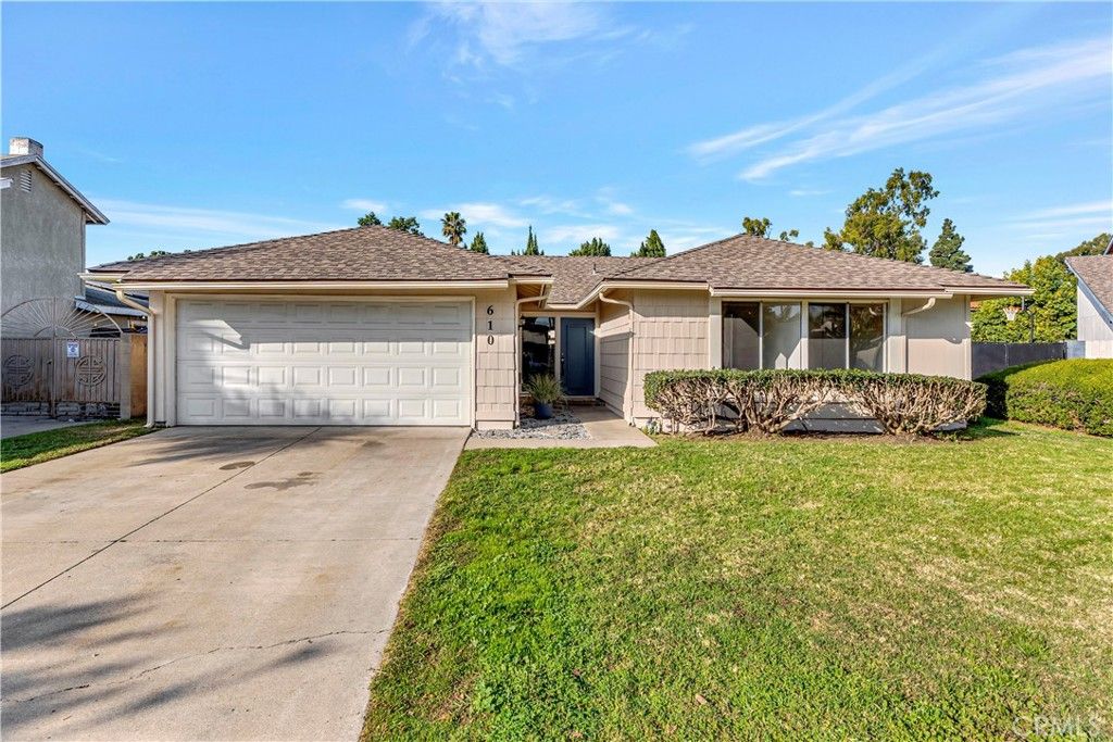 Photo of 610 S Dennis St, Santa Ana, CA 92704 (MLS # OC25272279)