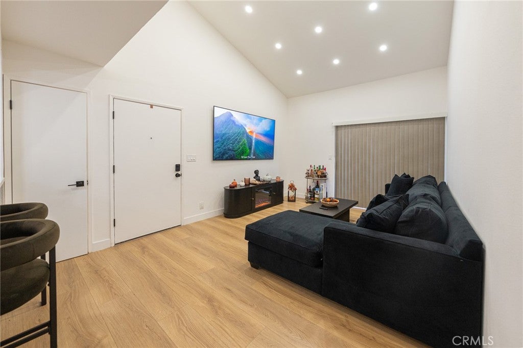 9714 Sepulveda 217