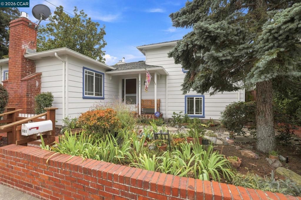 601 Alhambra St