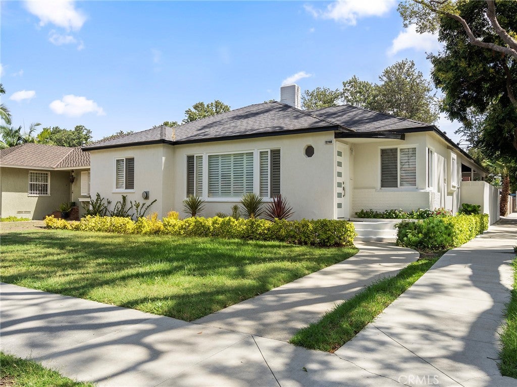 2700 Eucalyptus Avenue