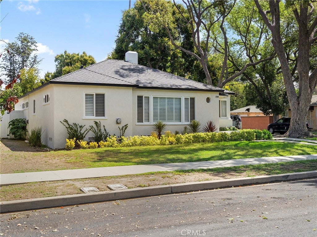 2700 Eucalyptus Avenue