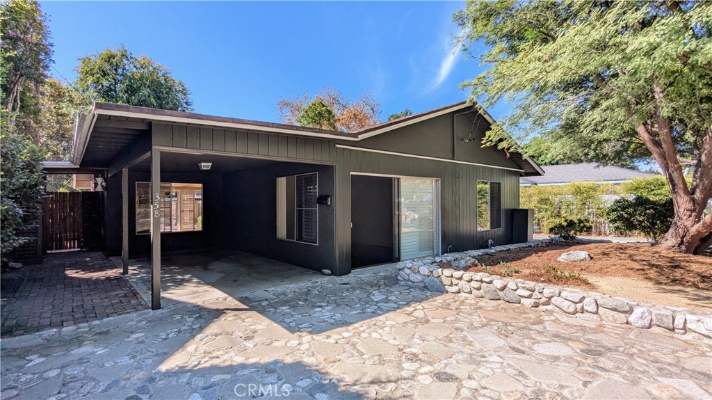 CHARMING VILLAGE BUNGALOW ACROSS FROM MEMORIAL PARK. Located in the heart of the Claremont Village just steps from Memorial Park, this delightful 2-bedroom, 1-bath home combines timeless character with modern updates. The spacious living room features a wall of windows that flood the space with natural light and welcome refreshing fall cross breezes, while beamed and vaulted ceilings in the bedrooms add a sense of openness and offer peaceful park views. Enjoy hardwood floors throughout, a separate dining or family room adjacent to the kitchen, and a large private outdoor patio perfect for relaxing or entertaining. And, with one of the most central locations in all of Claremont, this home is just moments from shopping, dining, museums, the Claremont Colleges and the wonderful downtown Claremont Village. Modern upgrades include copper plumbing, newer central AC and heat, stackable washer and dryer, freshly painted interiors, refinished floors, and an attractive paver driveway—making this Village lease move-in ready for its next tenant.