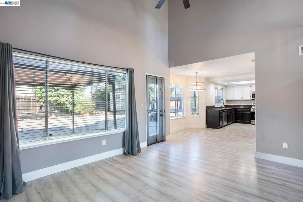 305 Helena Ct.