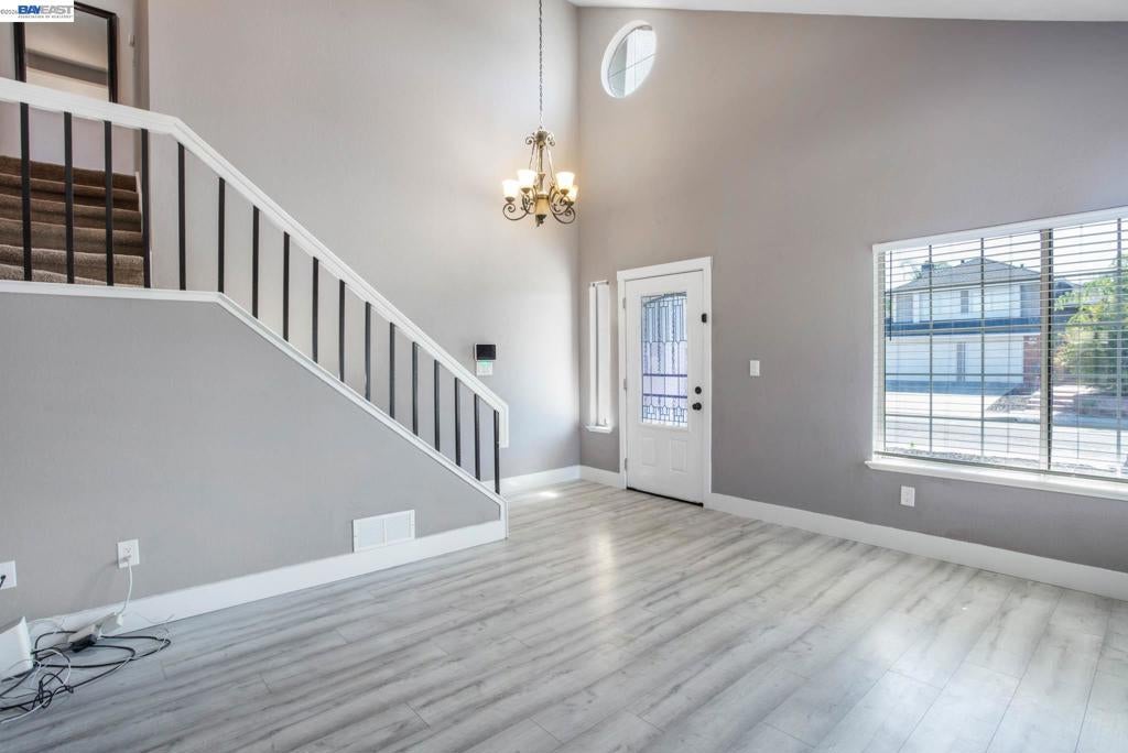 305 Helena Ct.