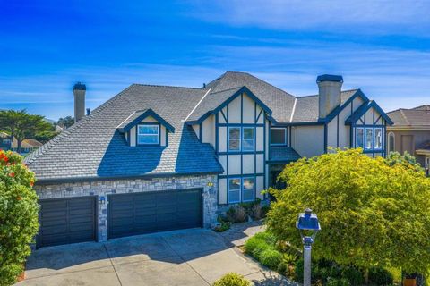 Photo of 44 Fairway Place, Half Moon Bay, CA 94019 (MLS # ML82038023)