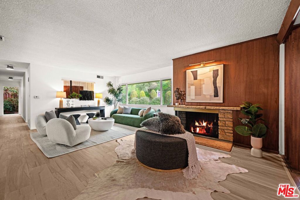 3491 Mandeville Canyon Road