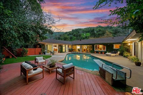 Photo of 3491 Mandeville Canyon Road, Los Angeles, CA 90049 (MLS # 26641875)