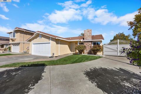 Photo of 30996 Granger Ave Ave, Union City, CA 94587 (MLS # 41113996)
