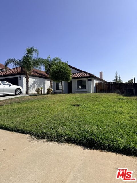 Photo of 11692 Hummingbird Place, Moreno Valley, CA 92557 (MLS # 26990919)