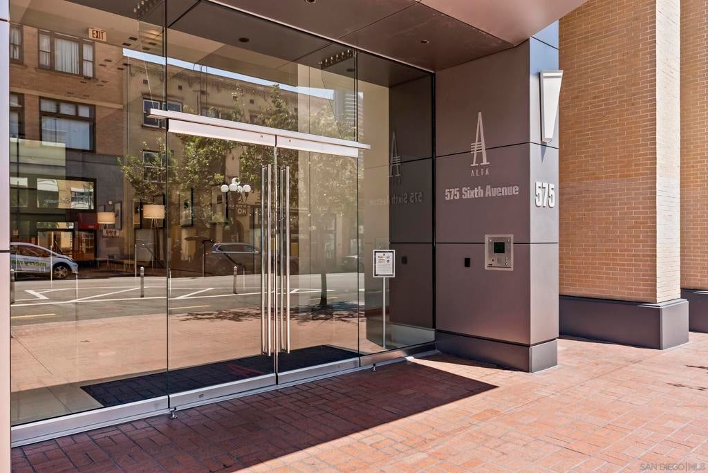 575 6th Ave 1004