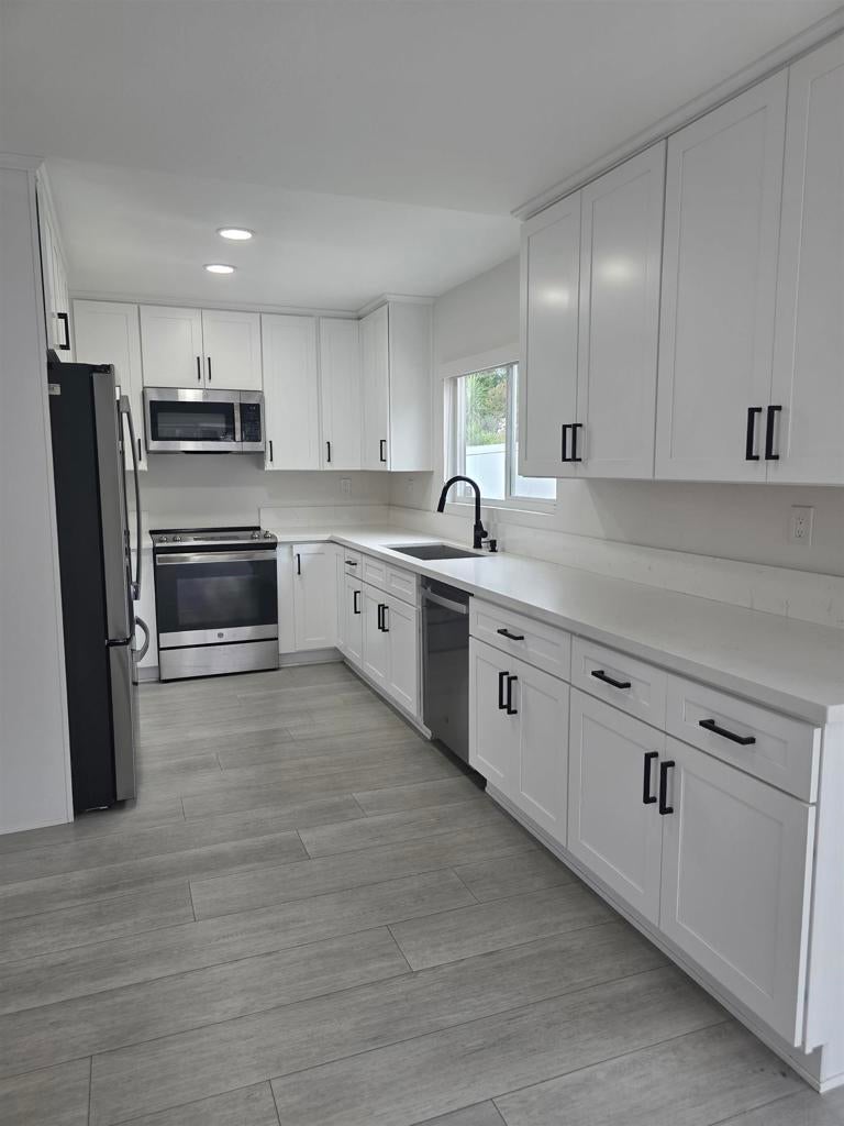 8430 Hydra Lane