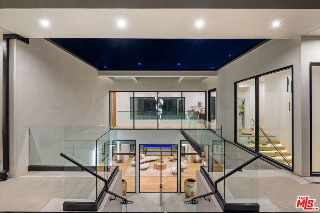 Photo of 4732 Avenida Del Mar, Malibu, CA 90265 (MLS # 25626295)