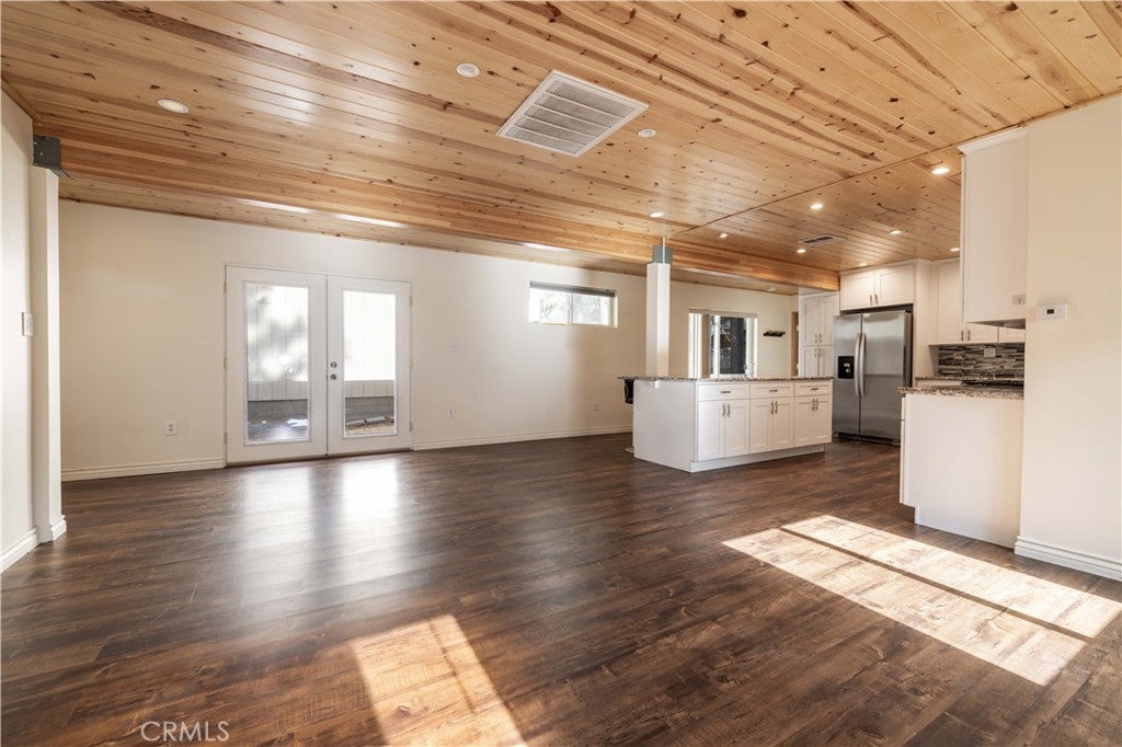 137 E Barker