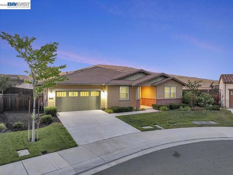 Photo of 5538 Pinnacle View Ct CT, Antioch, CA 94531 (MLS # 41141640)