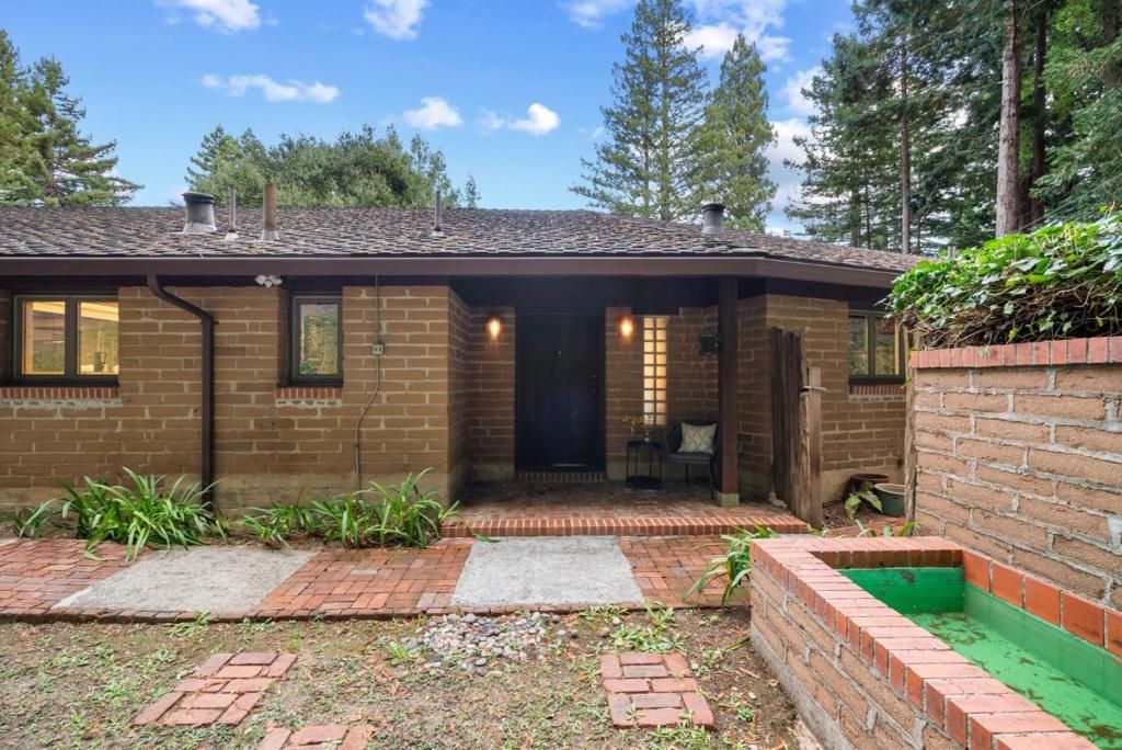 Photo of 205 Grandview Drive, Woodside, CA 94062 (MLS # ML82024935)