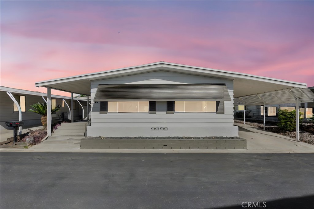 11730 Whittier Boulevard 55